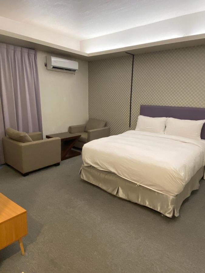 Aiyue Hotel Huwei Exterior photo
